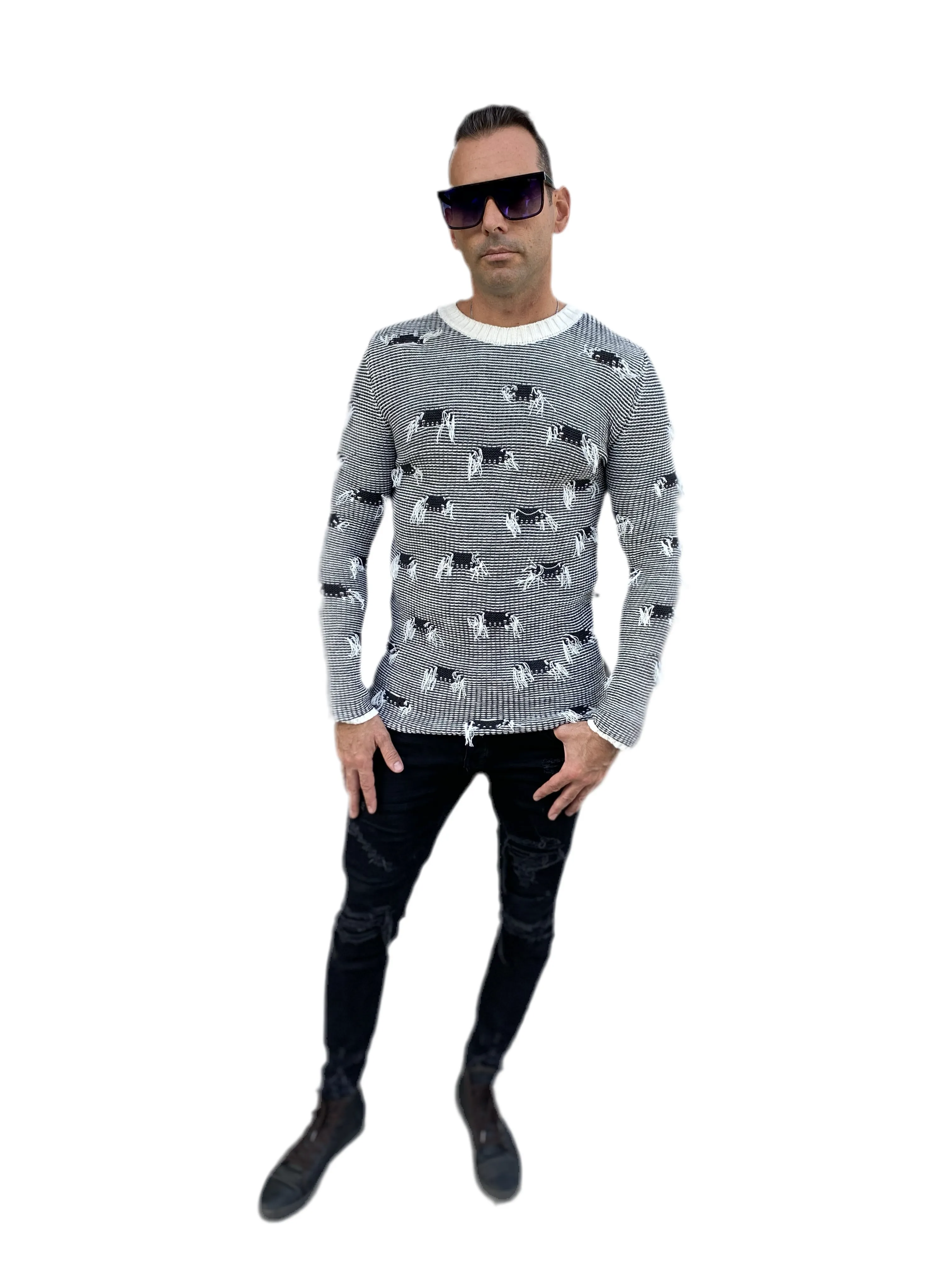 [Ervin] White Distressed Look Lightweight Knitted Crew Neck